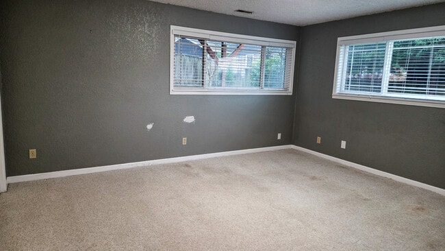 Building Photo - 11734 82nd Ave NE