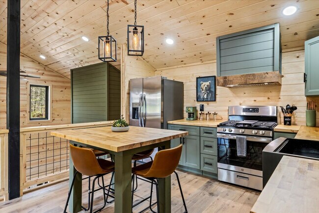 Building Photo - 152 Baxter Rd