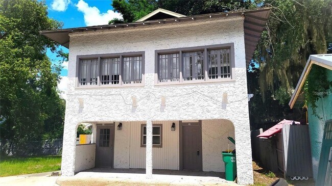 Building Photo - 137 S Stone St