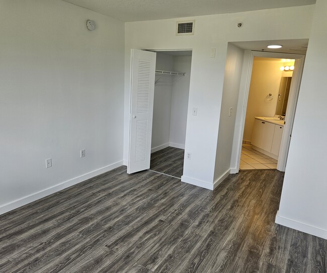 Building Photo - 17602 NW 25th Ave