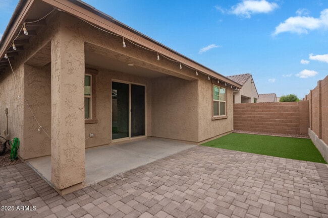 Building Photo - 14202 W Willow Ave