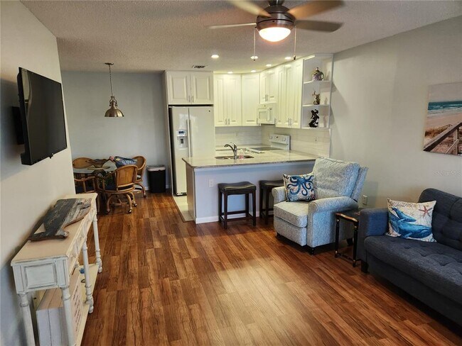 Building Photo - 4347 Tahitian Gardens Cir
