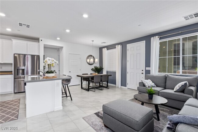 Building Photo - 965 Nevada State Dr