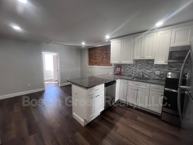 Building Photo - 315 Meridian St