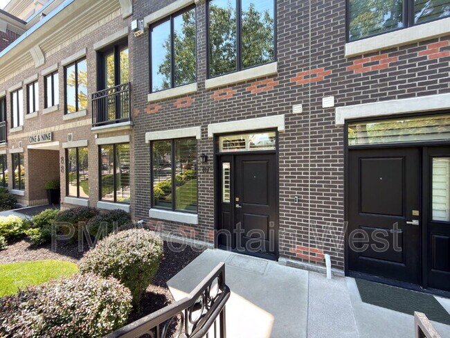 Building Photo - 88 S 900 E