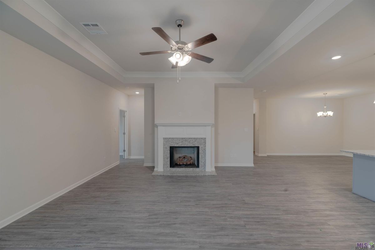 Building Photo - 4644 Grenache Dr