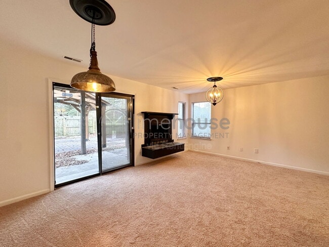 Building Photo - 4611 Fern Oak Ct.