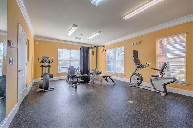 Building Photo - Comfort Meets Convenience in This Charming...