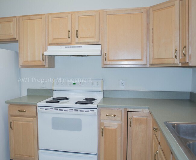 Building Photo - 90a Farmsworth Dr