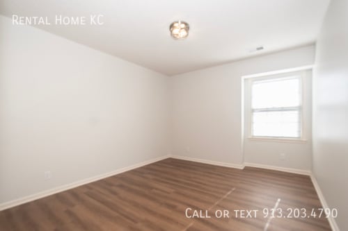 Building Photo - 18880 W 116th St