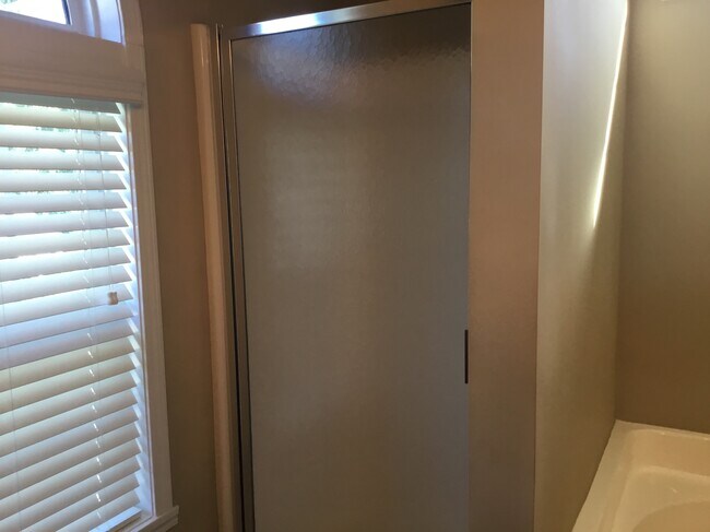 Building Photo - 378 Walden Ridge Ct