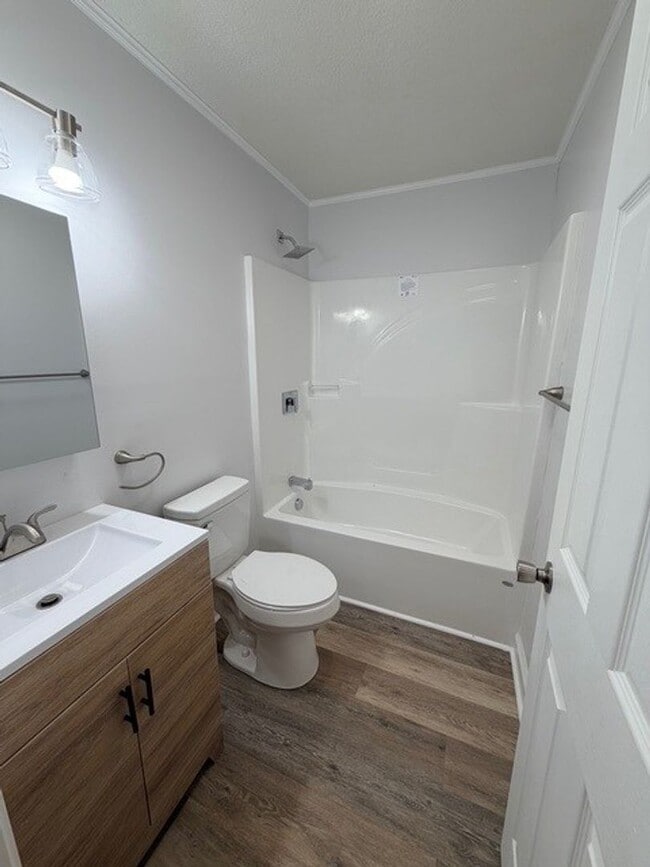 Building Photo - 1318 Lincoln Ave