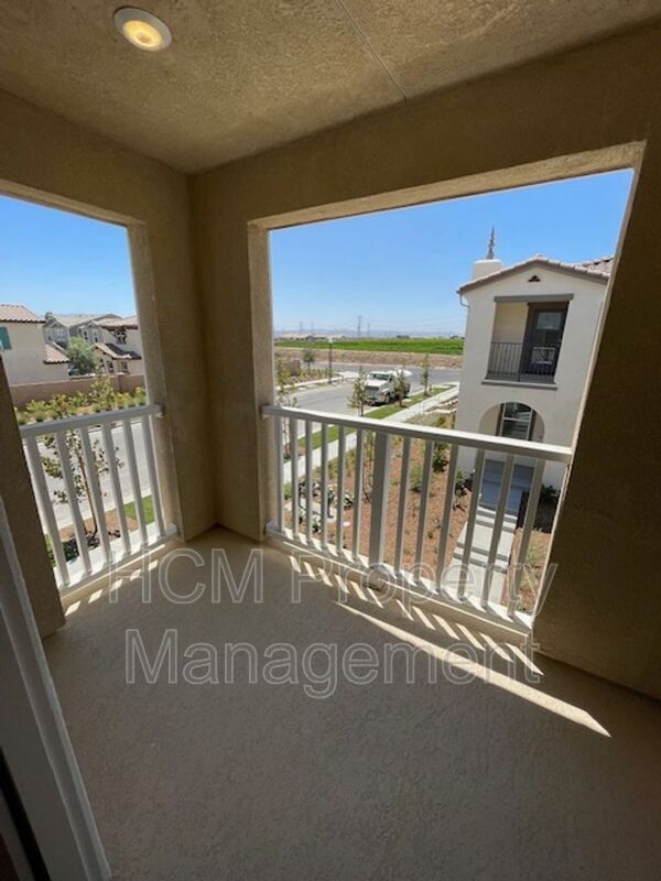 Building Photo - 4021 E Coronado Privado