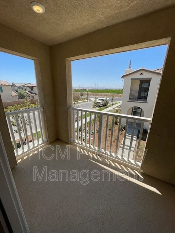 Building Photo - 4254 S Hermosa Paseo