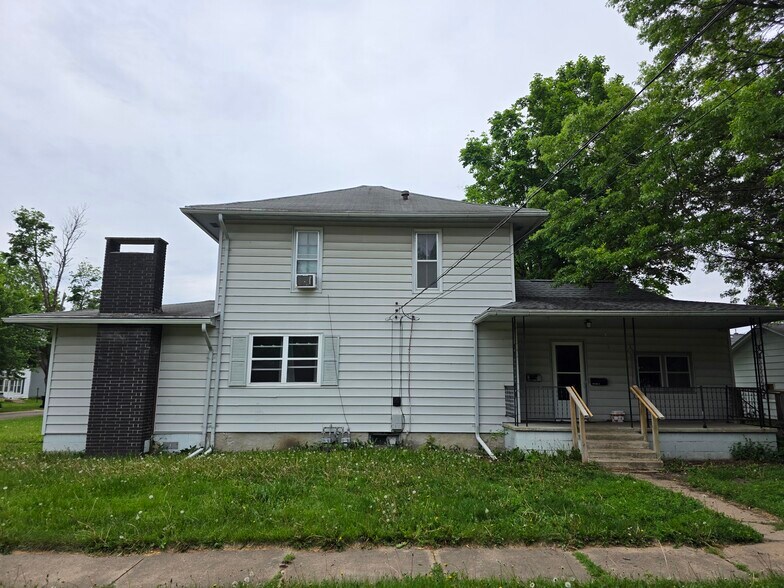 Building Photo - 1003 Bluff St
