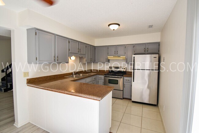 Building Photo - Completely Remodeled  2 Bedroom 1 bath Dup...