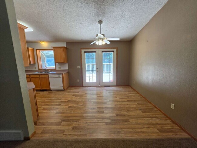 Building Photo - 4 Bedroom 2 Bathroom Home on 5 Acres with Shop, New Deck & Attached Garage