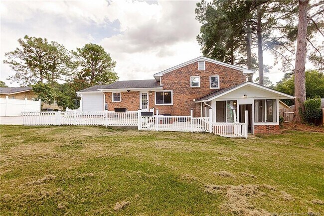 Building Photo - 2706 Colgate Dr