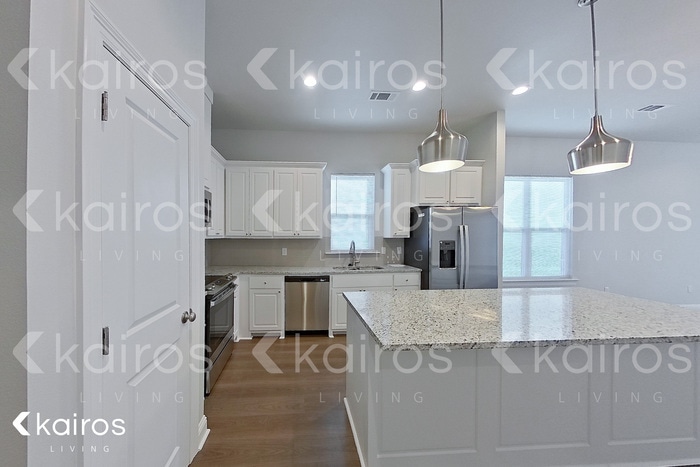 Building Photo - 4828 W Dacha Ln
