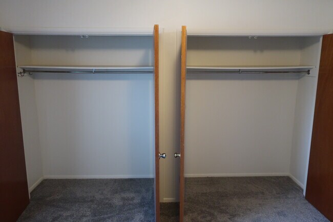 Building Photo - 121 N Miller St