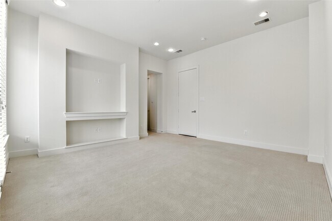 Building Photo - 1611 Spring St