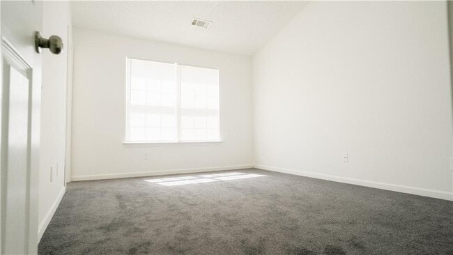 Building Photo - 605 Chase Ln