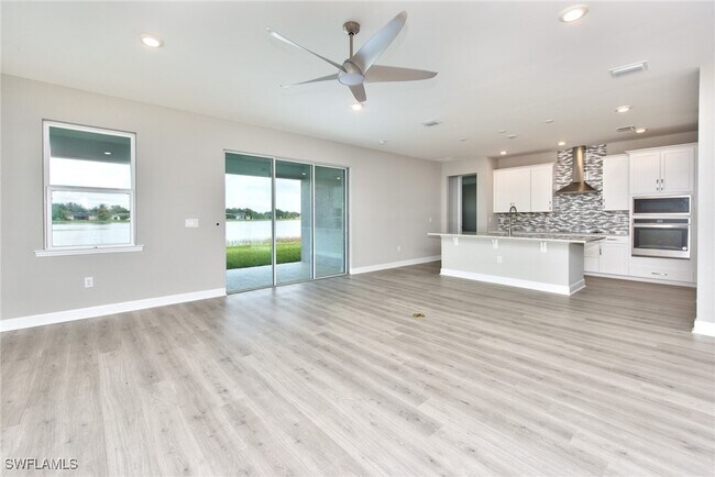 Building Photo - 2066 Grove Dr