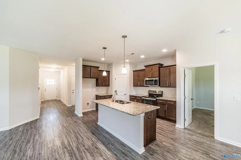 Building Photo - 147 Fernhill Dr NW