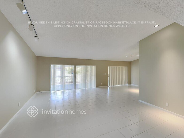 Building Photo - 4803 Bayberry Ln