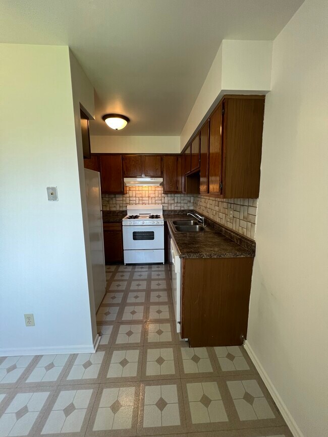 Building Photo - 8145 Mt Ct