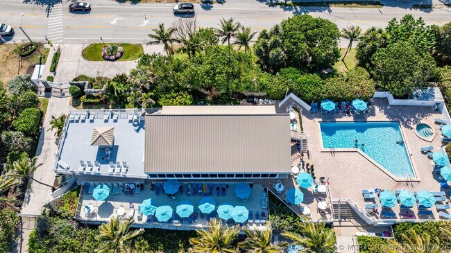 Building Photo - 4748 S Ocean Blvd