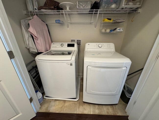 Building Photo - Preston Lake Townhouse