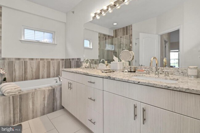 Building Photo - 41 Cardinal Flower Ln