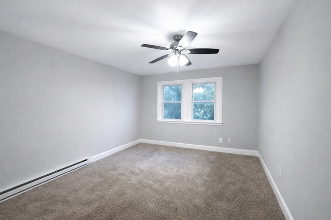 Building Photo - 1628 Plum St