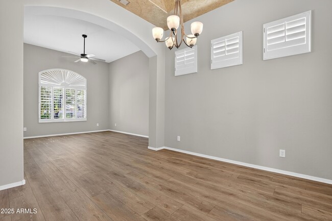 Building Photo - 4302 E Mossman Rd