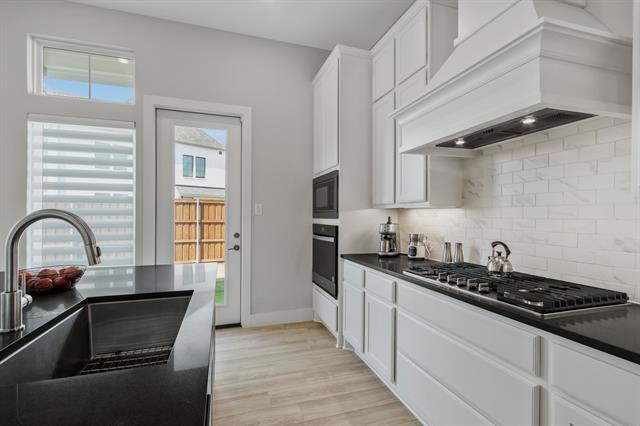 Building Photo - 12016 Dahlia Bay Dr