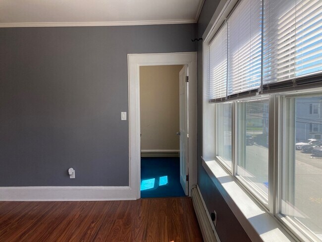 Building Photo - 30 Grant St