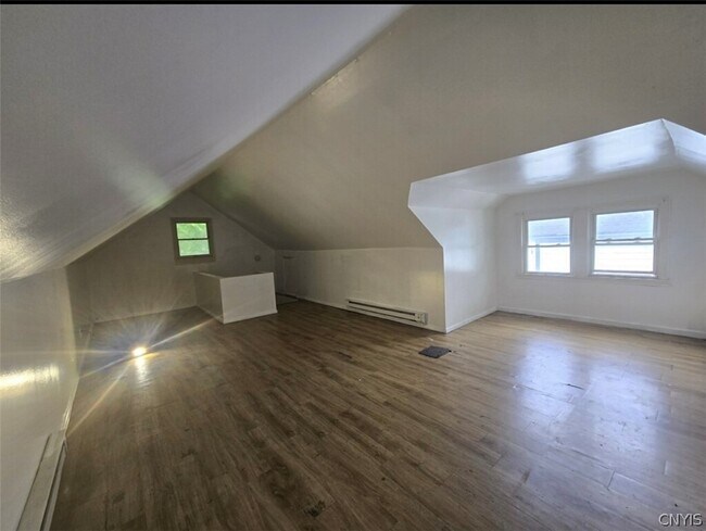 Building Photo - 306 Hillview Ave