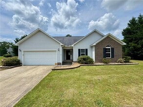 Building Photo - 230 Hunters Creek Dr