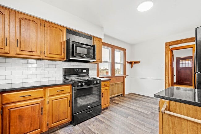 Building Photo - Available now! FANTASTIC 3-bedroom in Mt. Oliver!