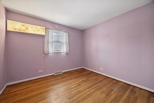 Building Photo - 602 Prairie Ave