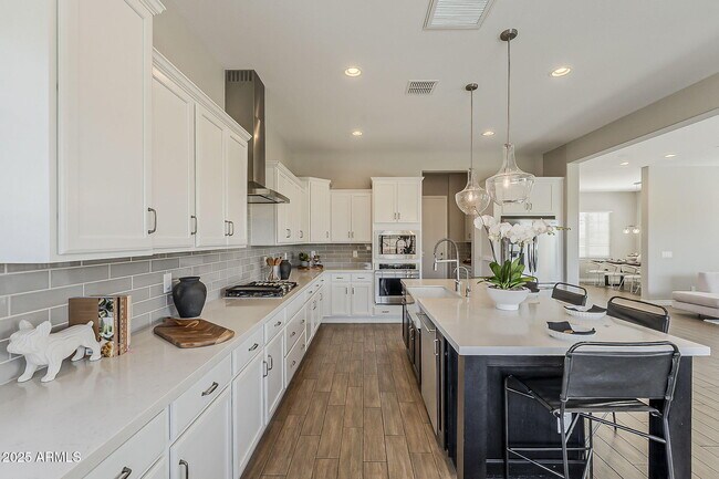 Building Photo - 3310 E Los Gatos Dr