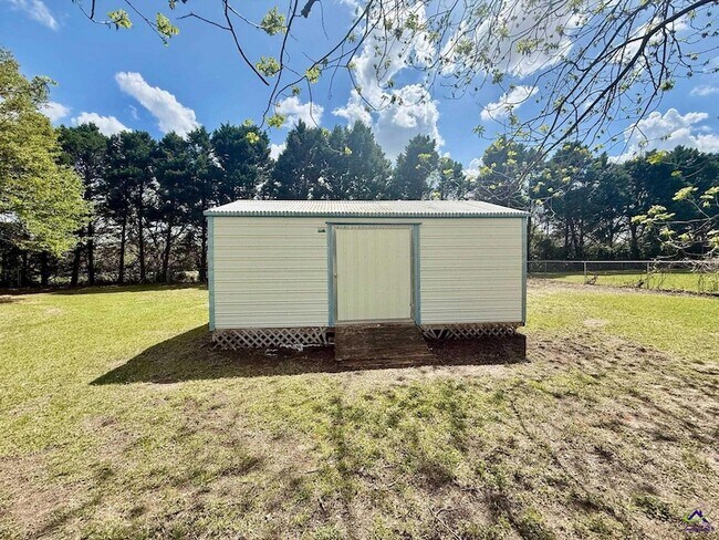 Building Photo - 104 Water Dr