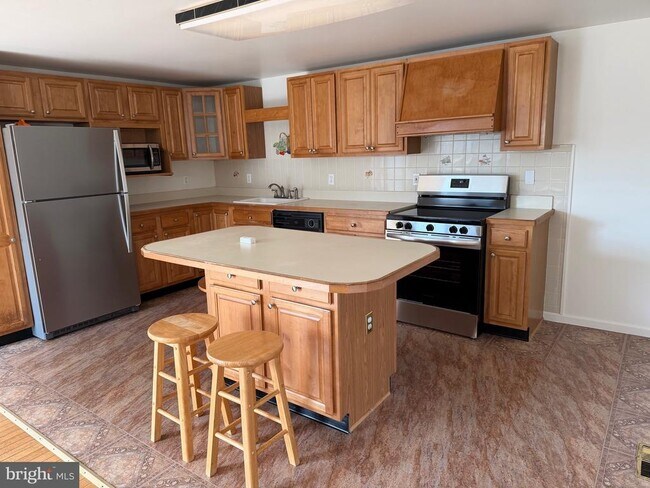 Building Photo - 7285 Clyde Jones Rd