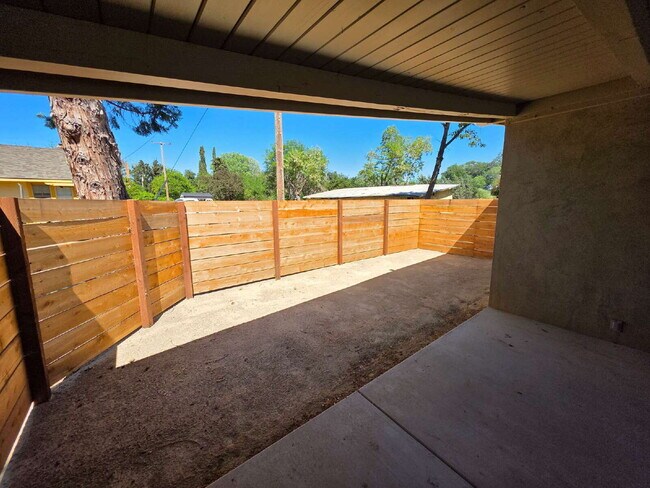 Building Photo - LEASE PENDING-  1 bed, 1 bath renovated unit in Santa Margarita