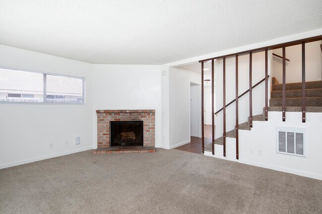 Building Photo - 2112-2114 Thomas Avenue - 2114 Unit 1-
