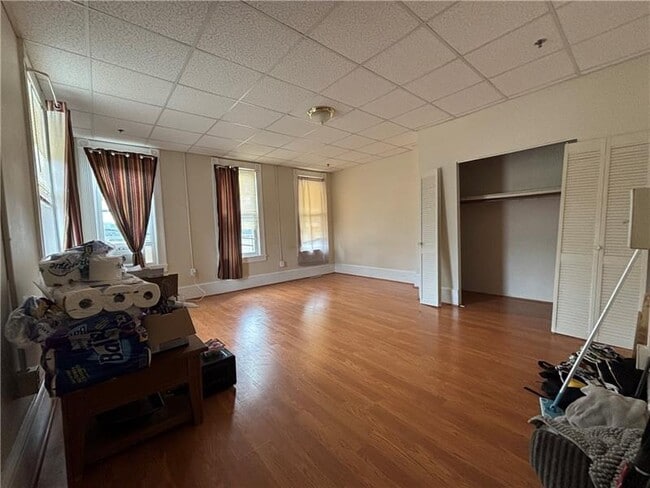 Building Photo - 209 S Wade Ave
