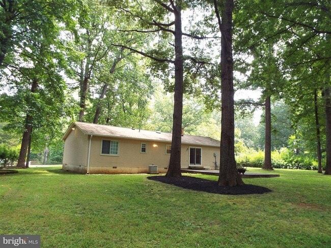 Building Photo - 121 Greenfield Rd