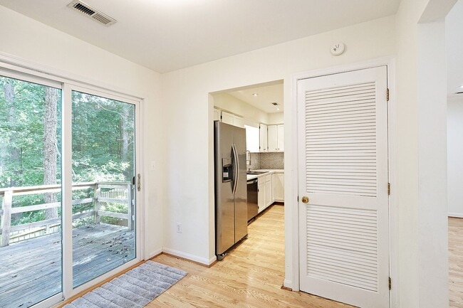 Building Photo - 430 Wynridge Dr