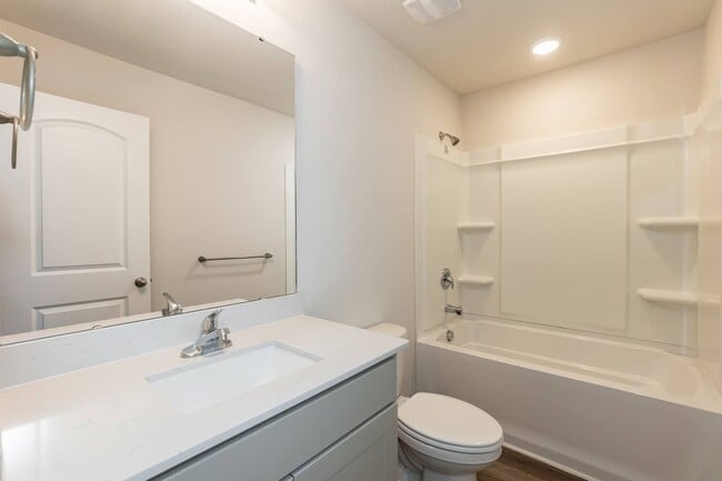 Building Photo - Modern Four Bedroom Home